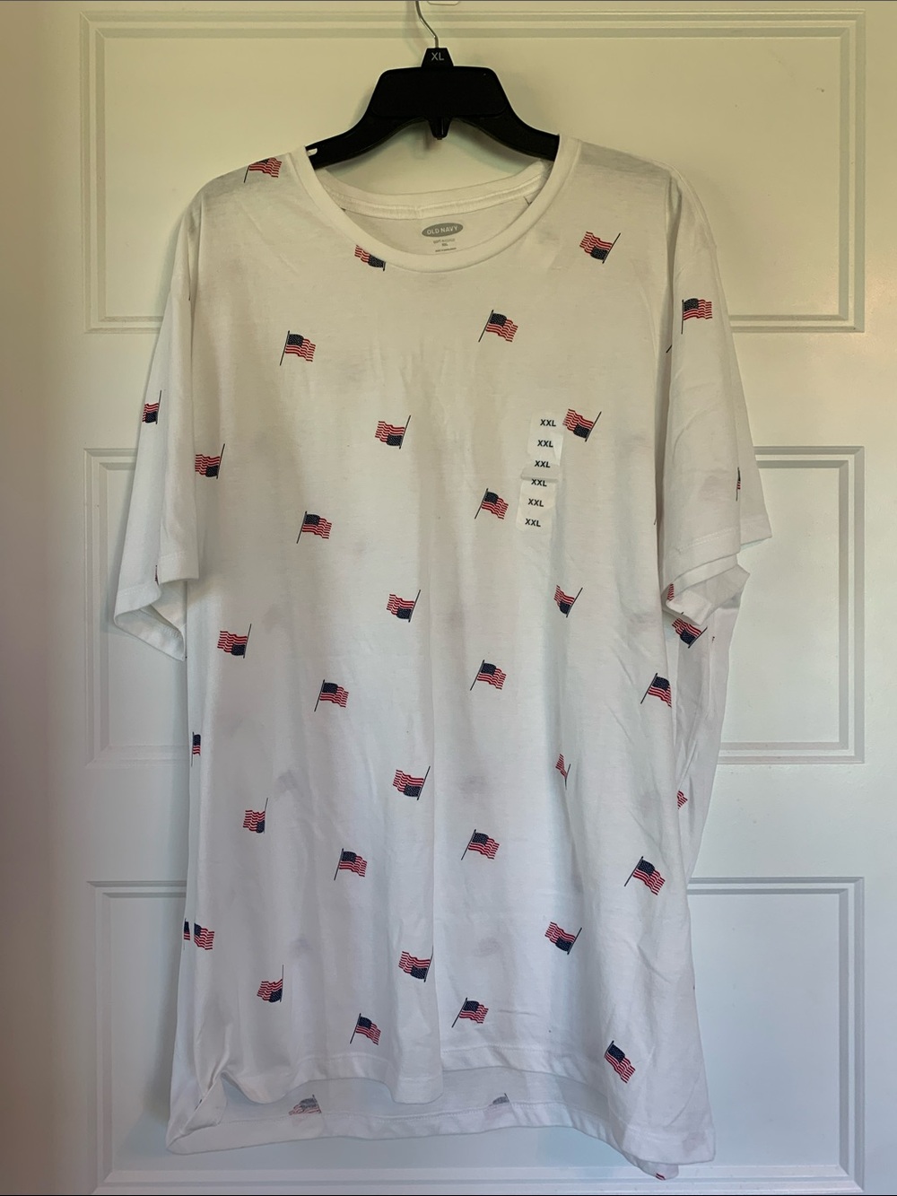 Old Navy White Short-Sleeve Tee with Small Flag Print Size-XXL NWT